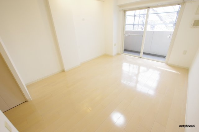 セレニテ新大阪弐番館　仲介手数料無料の寝室