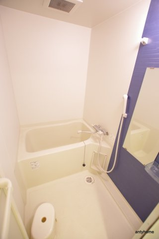 セレニテ新大阪弐番館　仲介手数料無料の浴室