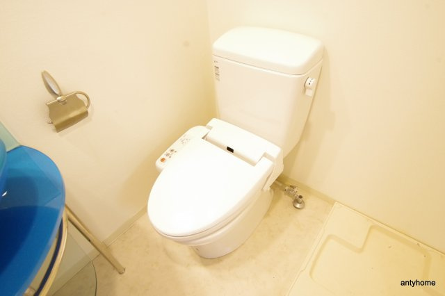 セレニテ新大阪弐番館　仲介手数料無料のトイレ