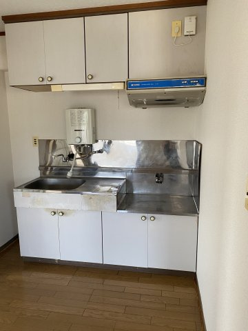 ハイツ藤江のキッチン|コンパクトなキッチンで掃除もラクラク