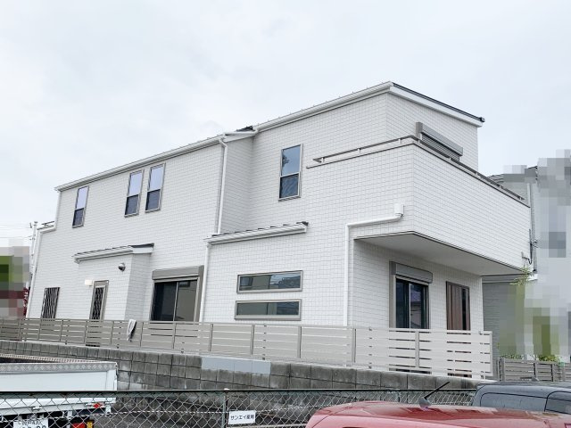 朝霧東町一丁目　新築戸建の外観|白を基調とした外観
