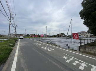 【前面道路含む現地写真】