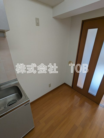 【設備】 | サンパラッツオ六番館 | 冷蔵庫置き場※クリーニング中の撮影※