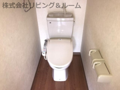 【トイレ】 | クァトレ・セゾン　フルール | シャワー付トイレ