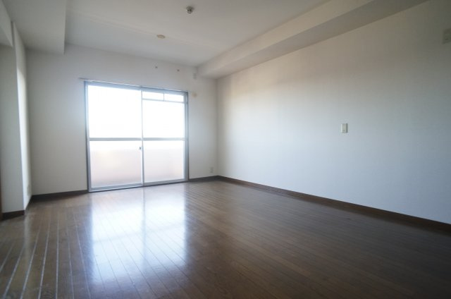 春荘館花水木の居間・リビング|参考、同建物・同間取りの号室