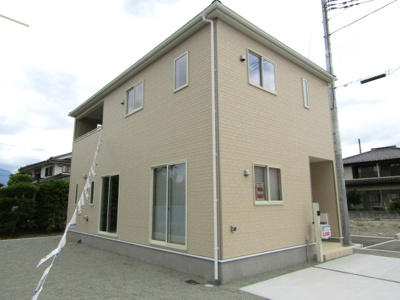 【外観】 | クレイドルガーデン　中央市東花輪第3　1号棟 | 外観もきれいです