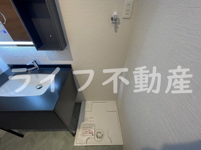 えんじゅハイツのその他|ドラム式も置くことができる洗濯パンです。