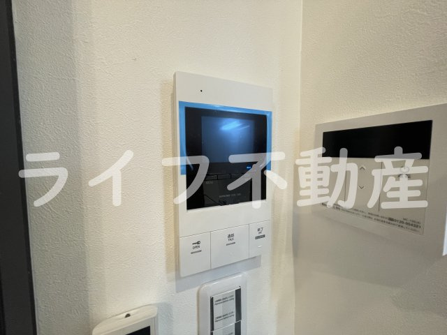 えんじゅハイツのセキュリティ|モニター付きインターホンで急な来客も安心です。