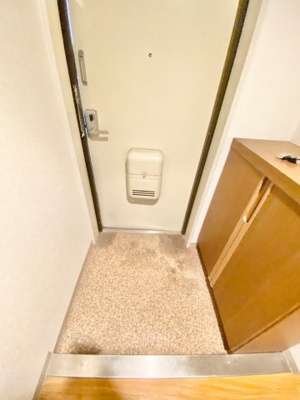 【玄関】 | レスカール鵜の森 | ※同物件別室参考写真