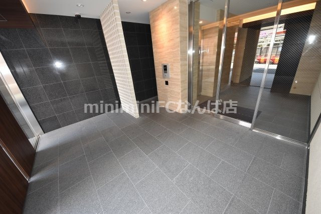 プラシード新町のエントランス|ゆとりのあるエントランスです