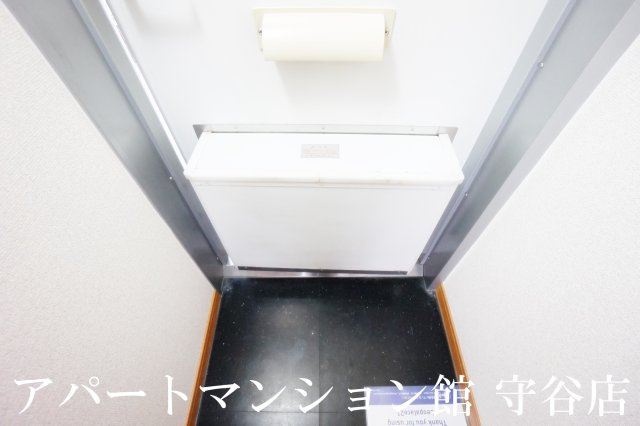 レオパレスカネエーズ柳橋の玄関