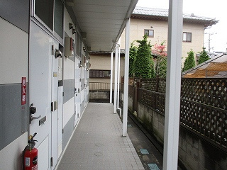 レオパレスフレンドパークのエントランス|画像3