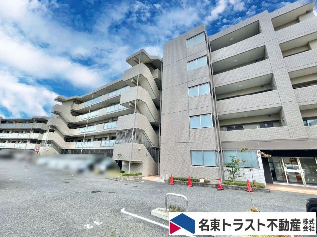 カルティア長久手WESTCOURTの外観