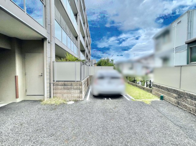 カルティア長久手WESTCOURTの駐車場