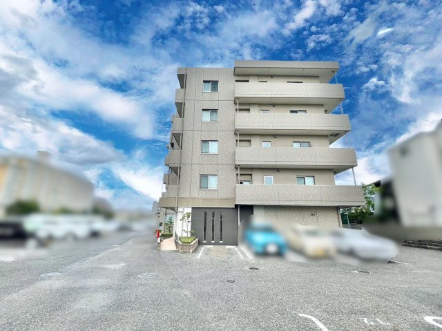 カルティア長久手WESTCOURTの外観