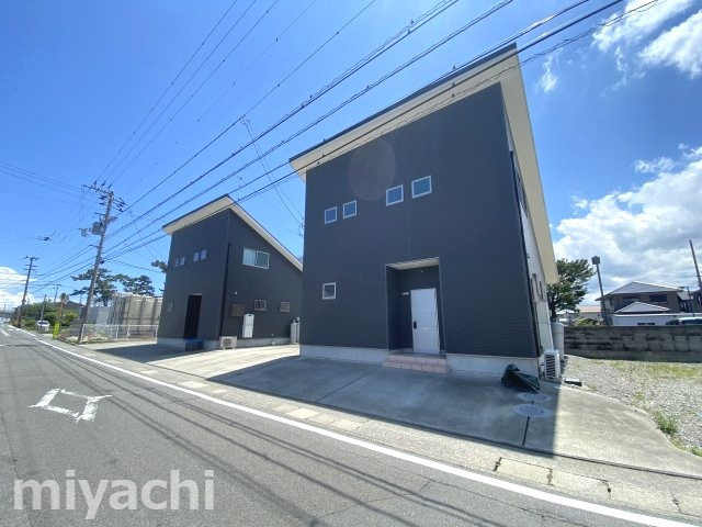 パークサイドソラリッチの駐車場