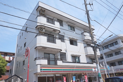 鉄骨４階建てのマンション