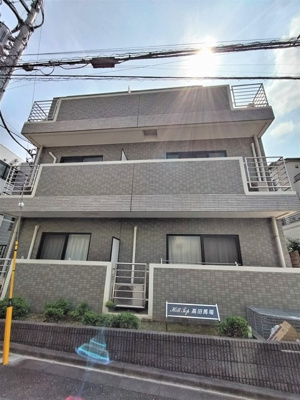 ３階建て　鉄筋コンクリート造です♪