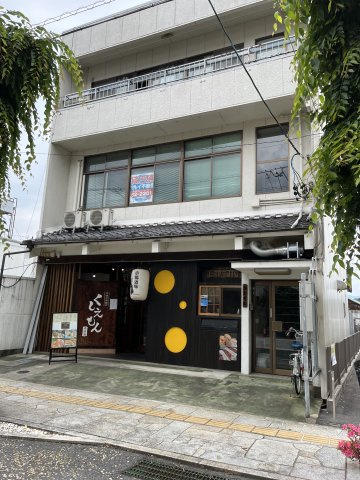 かわちやビル2Fの外観