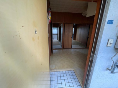 【玄関】 | コーポマルコー | ※退去前の為、別部屋の写真を掲載しております