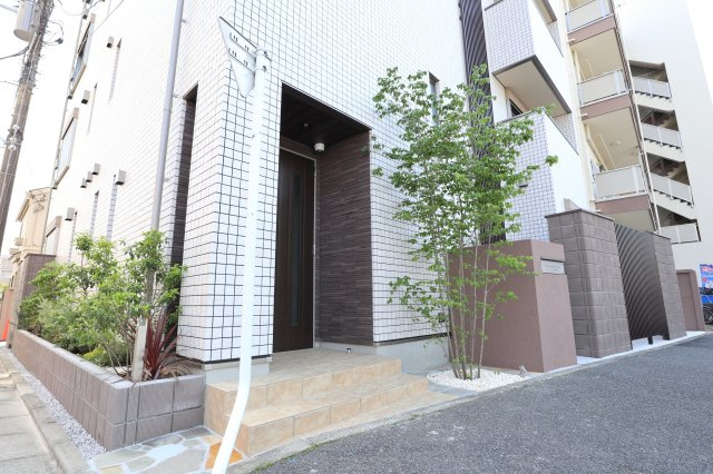 Prendre（プランドール）杉並宮前のエントランス|■重厚なエントランスが上質な暮らしを演出■