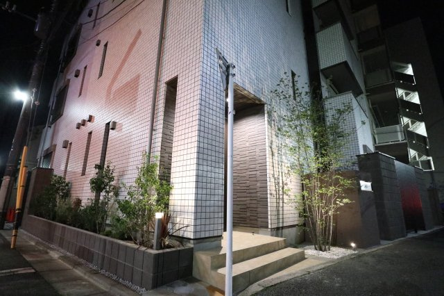 Prendre（プランドール）杉並宮前のその他共用部分|■夜間は明るく温もり感じるエントランス■