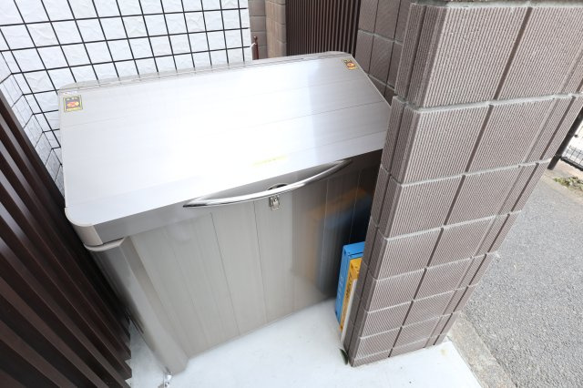 Prendre（プランドール）杉並宮前のその他共用部分|■敷地内に容量大きなダストボックスがありゴミ出しも便利です■