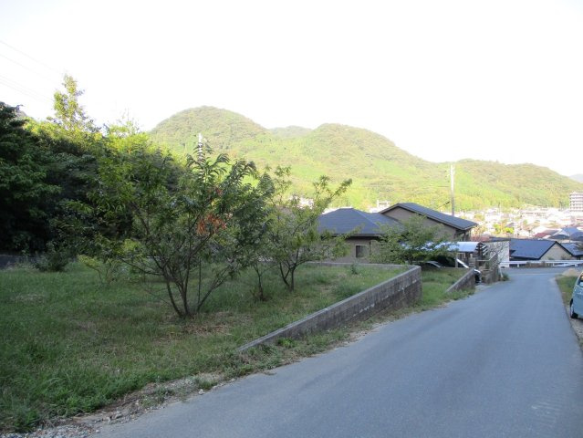 錦町　売土地の前面道路含む現地写真