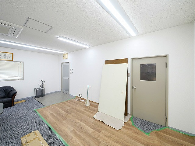 北之庄町2F事務所の内装