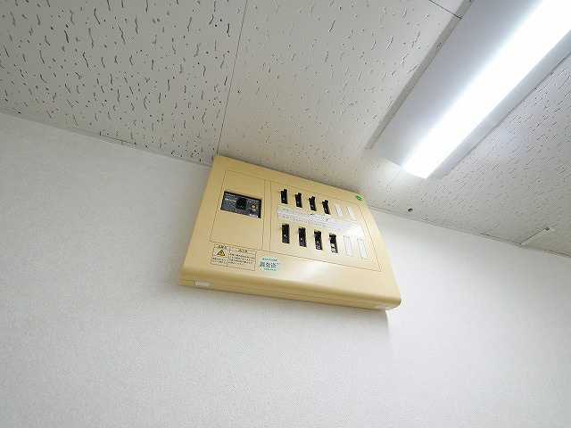 北之庄町2F事務所の内装