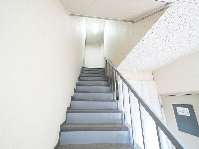 北之庄町2F事務所のその他共用部分|共用階段です