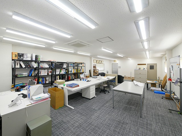 北之庄町2F事務所の内装