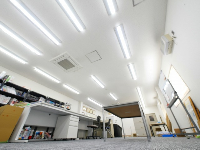 北之庄町2F事務所の内装