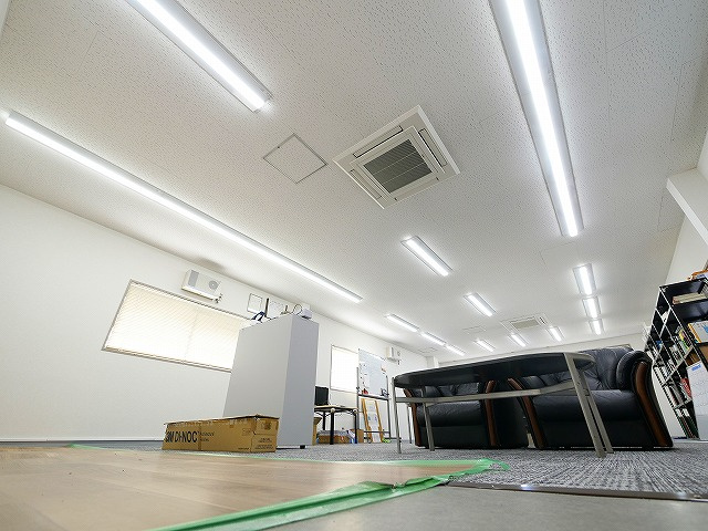 北之庄町2F事務所の内装
