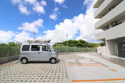 【駐車場】 | アリビオ南城　401号室