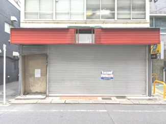 【外観】 | 路面店　店舗横にコインパーキング有