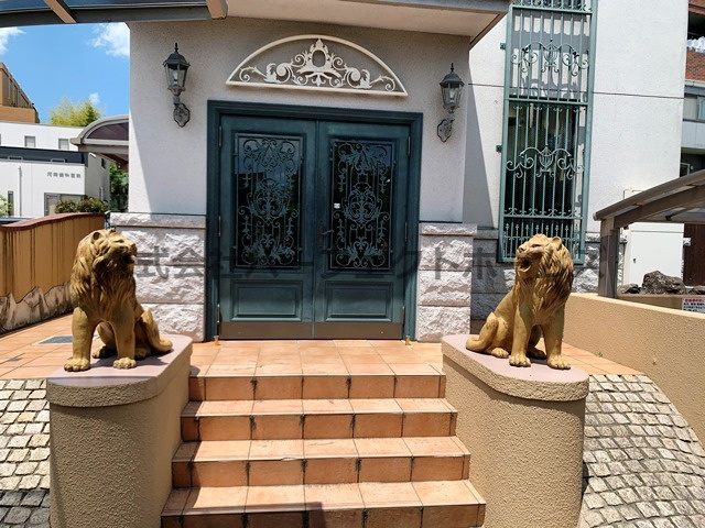 モン・シャトー百済坂のエントランス|毎日通るエントランスはこのようになっています