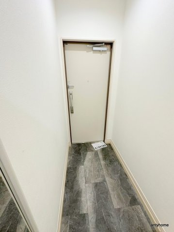 プレドラガール　仲介手数料無料の玄関