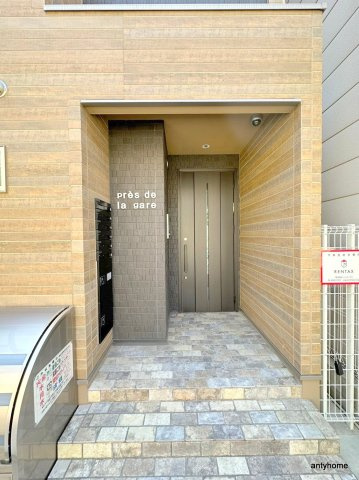 プレドラガール　仲介手数料無料のエントランス