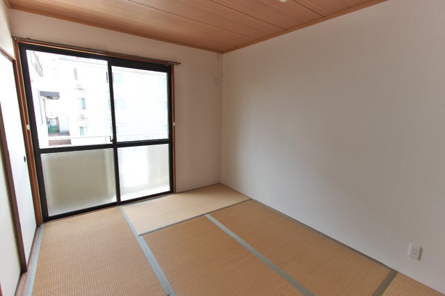 フレール和泉Aの居間・リビング