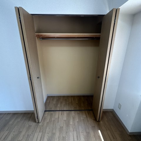 秀弐番館の収納