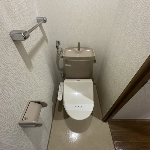 秀弐番館のトイレ