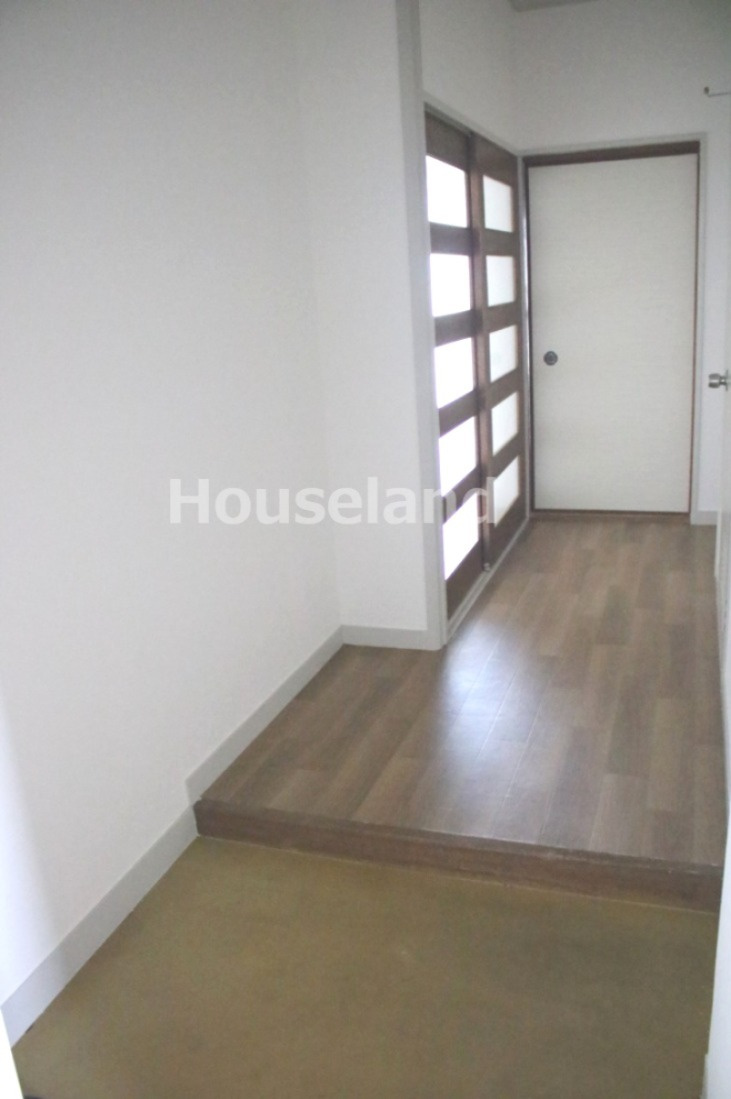 第二藤村マンションの玄関