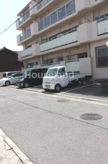 第二藤村マンションの駐車場