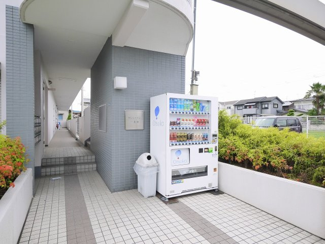 サンシャイン一番館のエントランス
