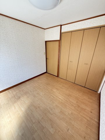 上広谷C貸家の洋室
