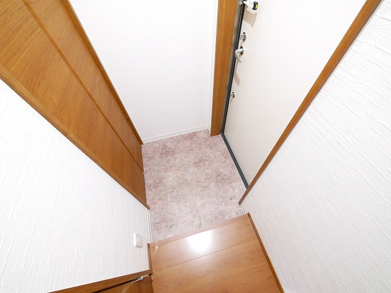 ディアコート生駒の玄関