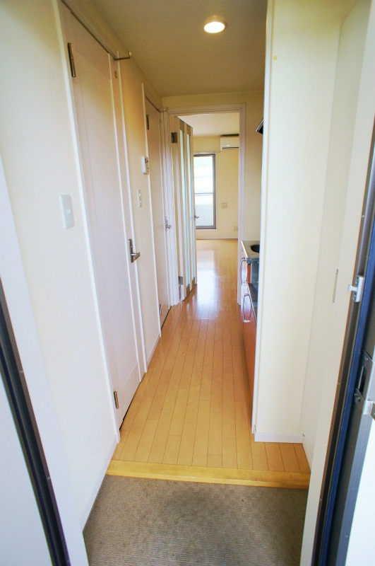 パティオ上津の玄関|収納もある玄関です※別号室のお写真になります。