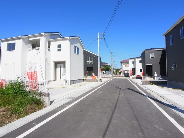 新築　前橋市上新田町第8　Livele Garden.S　1号棟の前面道路含む現地写真|現地写真　東側接道幅員約6ｍ