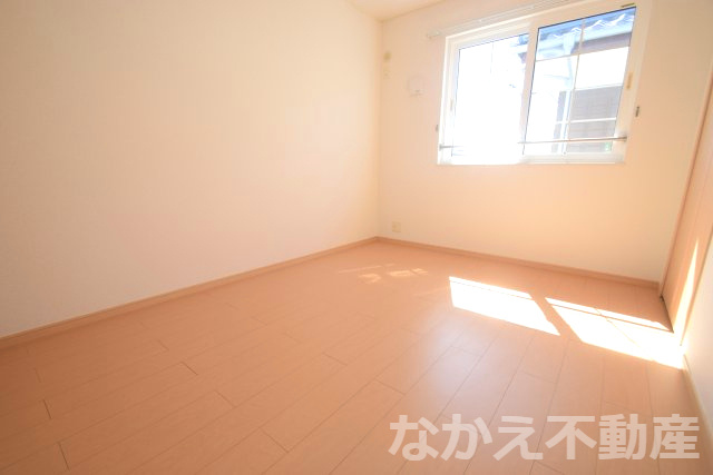 【寝室】 | 広くて明るい寝室